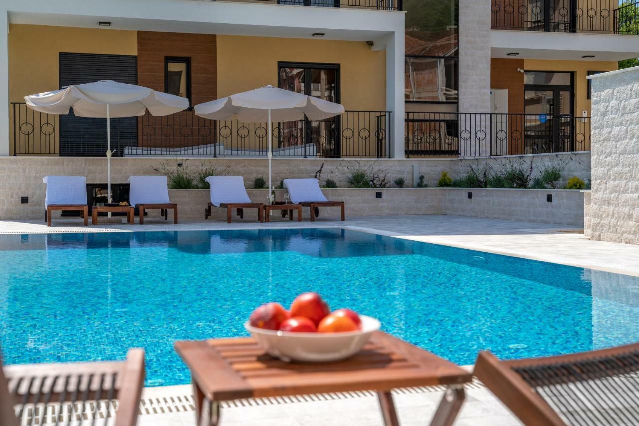 Sealine Apartments A1 Tivat Eksteriør billede